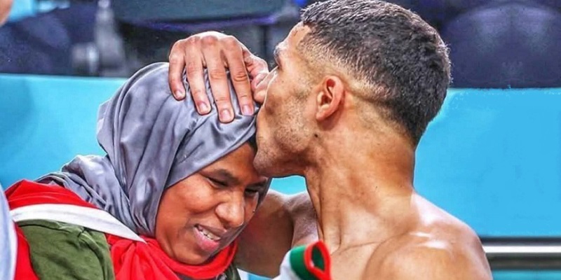 Achraf Hakimi kisses his mother