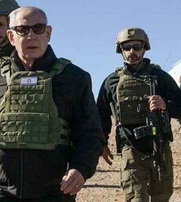 Prime Minister Benjamin Netanyahu with Israeli military personnel