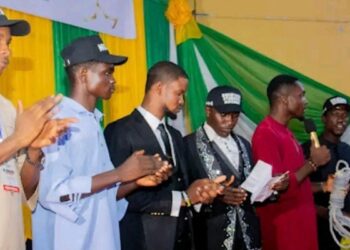 Students of Chukwuemeka Odumegwu Ojukwu University, Igbariam campus, Anambra State