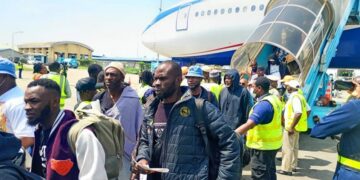 Nigerians fleeing xenophobic attacks arrive from South Africa