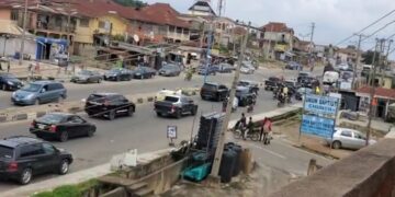 Gunmen attacked the convoy of Osun State Governor, Ademola Adeleke in Osogbo