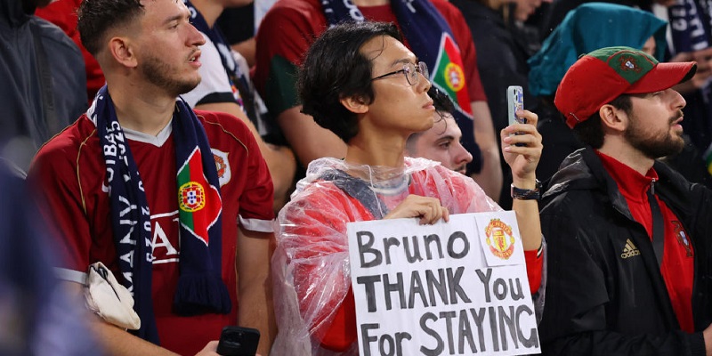 bruno fernandes with fans 