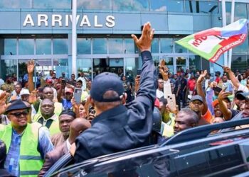 Nigeria Democratic Congress (NDC) presidential candidate, Peter Obi, arriving to the venue of the NDC Port Harcourt town hall