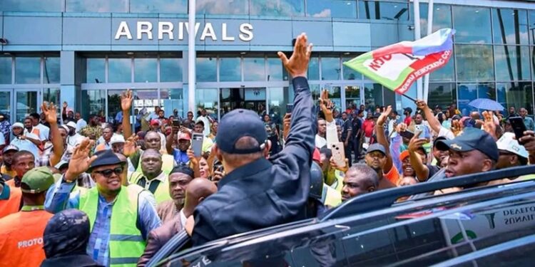 Nigeria Democratic Congress (NDC) presidential candidate, Peter Obi, arriving to the venue of the NDC Port Harcourt town hall
