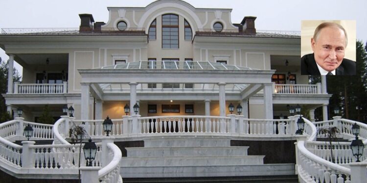 Palatial mansion popularly addressed as "Putin's palace"